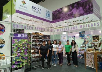 Microempresarias marcan presencia en la Expocruz.