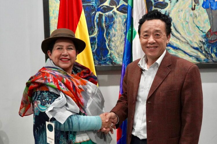 El director general de la FAO llega a Bolivia para participar del Encuentro Regional de Camélidos