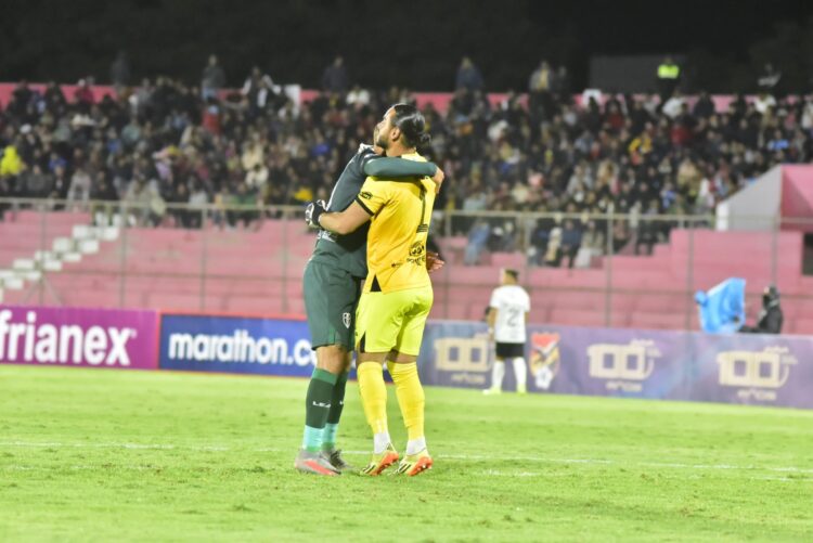 Tomayapo derriba (2-1) a Bolívar con victoria en Tarija