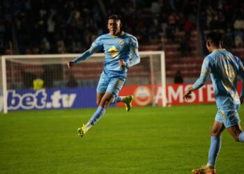 Vaca lidera victoria de Bolívar, rumbo a su centenario