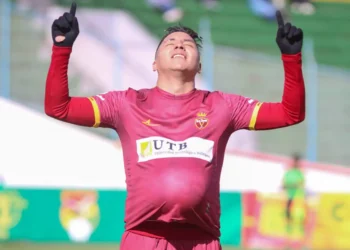 Real Oruro logra su primera victoria, derrota 2-0 a FC Universitario