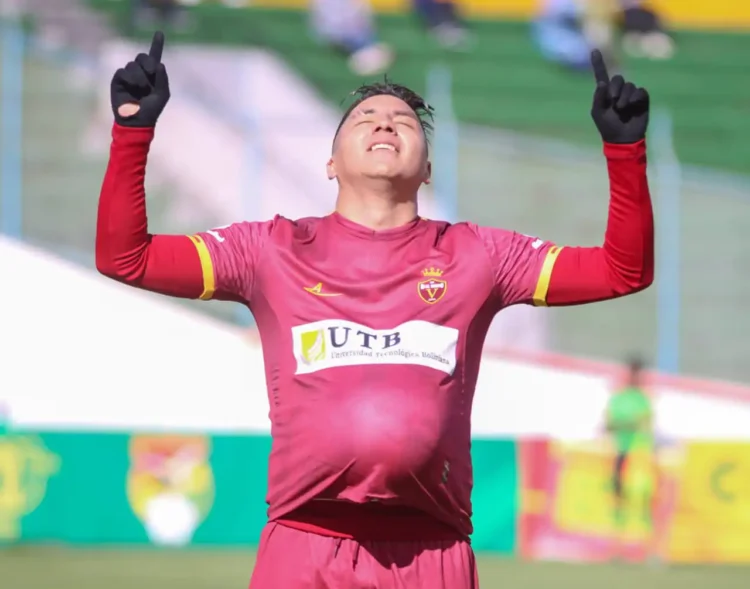 Real Oruro logra su primera victoria, derrota 2-0 a FC Universitario