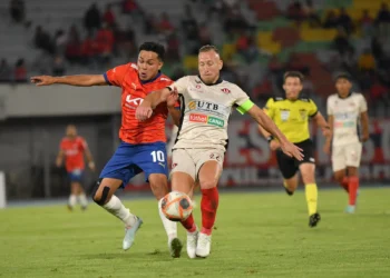FCU derriba a Wilstermann, que no eleva vuelo