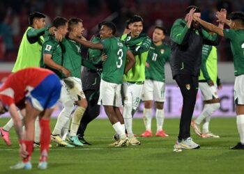 Bolivia hunde a Chile y consigue su primer triunfo por eliminatorias en Santiago