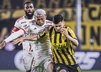 Peñarol noquea a Flamengo y va ante Botafogo en semis de Libertadores