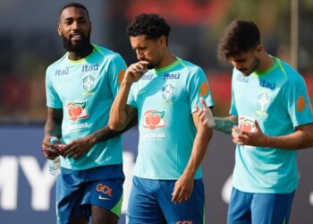 Raphinha y Martinelli vuelven a un Brasil urgido de goles en la eliminatoria del Mundial