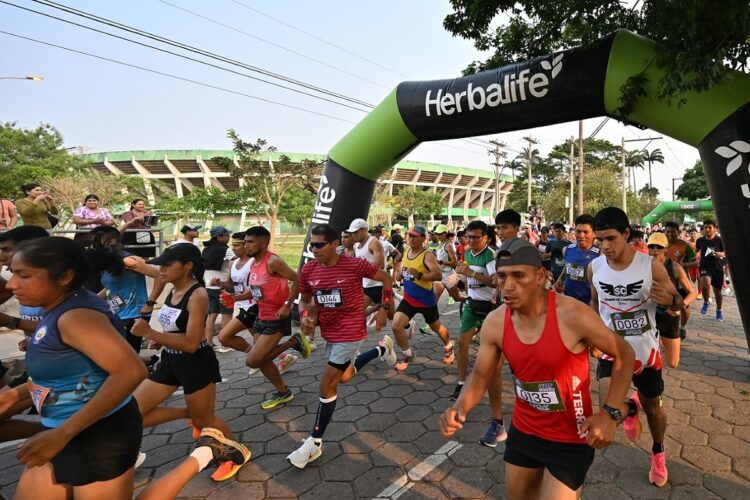 Aguilar y Mamani ganan la corrida Internacional de Santa Cruz