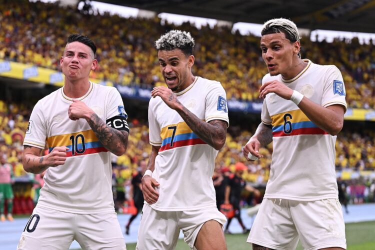 Colombia aplasta a Chile 4-0 y alcanza a Argentina en la Eliminatoria