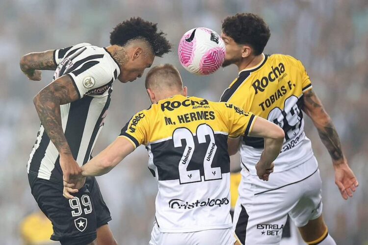 Botafogo cede agónico empate con Criciúma y pone en riesgo el título del Brasileirao
