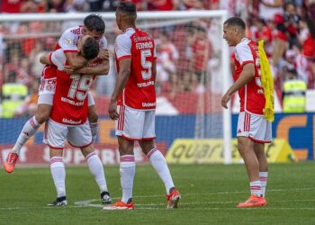 Internacional se impone 1-0 al Gremio en el derbi de más rivalidad de Brasil