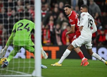 Manchester United impide que el Liverpool refuerce su liderato