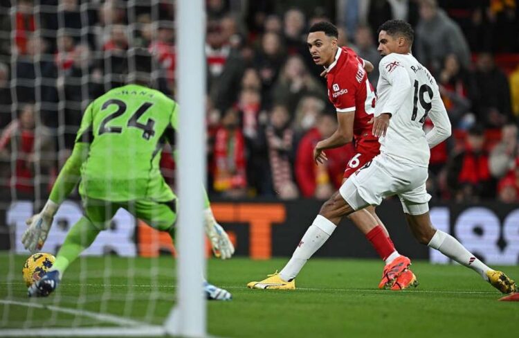 Manchester United impide que el Liverpool refuerce su liderato