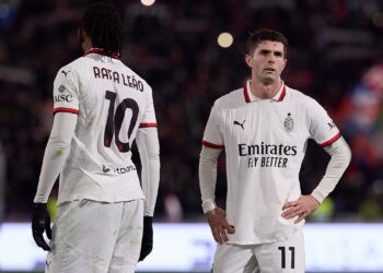 AC Milan sigue su caída con una derrota en Bolonia