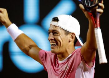 Argentino Báez a cuartos del ATP de Santiago, chileno Tabilo eliminado