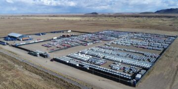Imcruz marca un hito en el sector automotriz con el primer depósito transitorio de Bolivia
