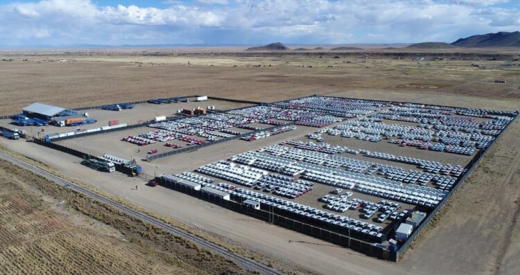 Imcruz marca un hito en el sector automotriz con el primer depósito transitorio de Bolivia