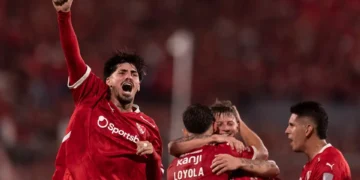 Inde sueña; Corinthians y Mineiro siguen en carrera