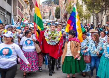 Jhonny Fernández es proclamado a la presidencia en La Paz