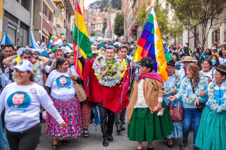 Jhonny Fernández es proclamado a la presidencia en La Paz