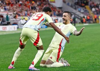España deja su sello en Suiza con una goleada en inferioridad numérica
