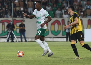 The Strongest cae 3-2 ante un limitado Oriente