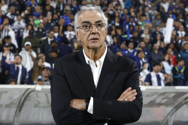 Uruguayo Jorge Fossati deja de ser técnico de Perú tras magra campaña