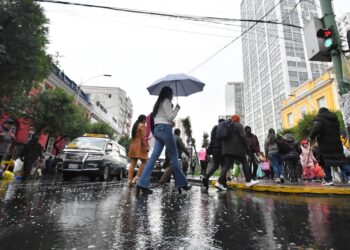 La primavera llegará con un frente frío, lluvias y cielos nublados al país