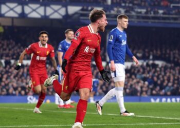 Everton y Liverpool honran Goodison Park con un empate agónico