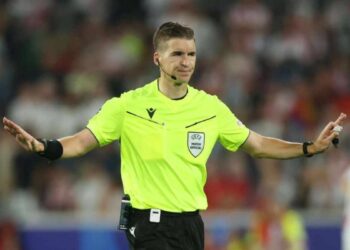 La Federación Española de Fútbol anuncia la creación de un nuevo modelo arbitral