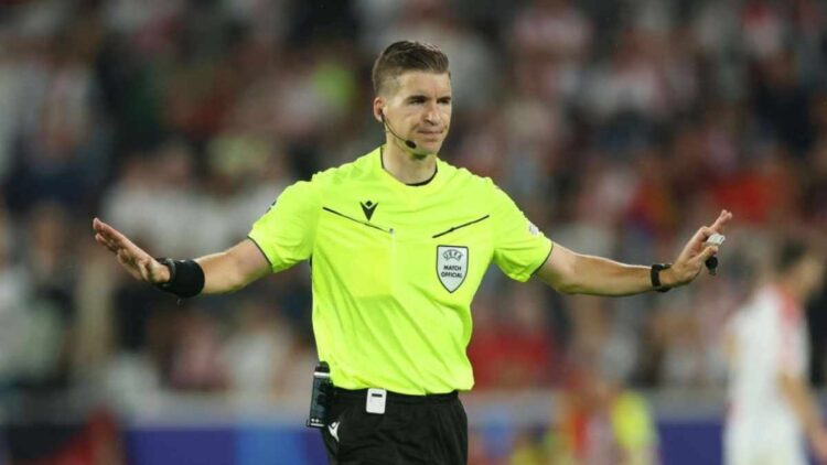 La Federación Española de Fútbol anuncia la creación de un nuevo modelo arbitral