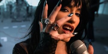 ‘Fanático’, lo último de Lali Espósito, cruza rock, política y fama