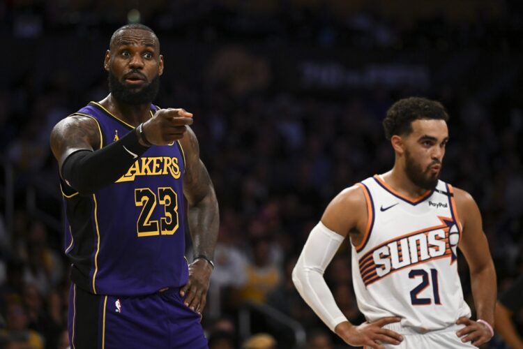Los Lakers remontan a Suns y siguen senda victoriosa