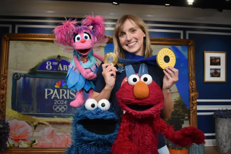 Ledecky gana duelo a McIntosh en 400m libres