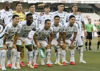 Herido por exclusión del Mundial de Clubes, León busca la cima en México