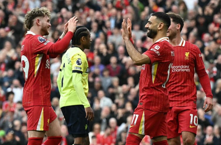 Arsenal tropieza con United, autopista hacia el título para Liverpool