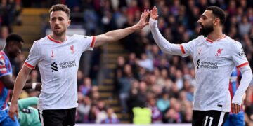 Liverpool se va al parón como líder, City y Arsenal remontan