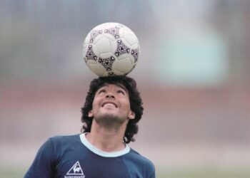 Comienza juicio por la muerte de Maradona en Argentina contra siete miembros de su equipo médico