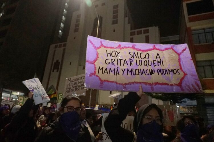 ‘Es un momento para reflexionar’, desafía Arce en el Día de la Mujer