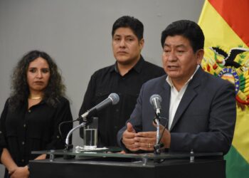 Los ministerios empiezan planificación para combatir los incendios