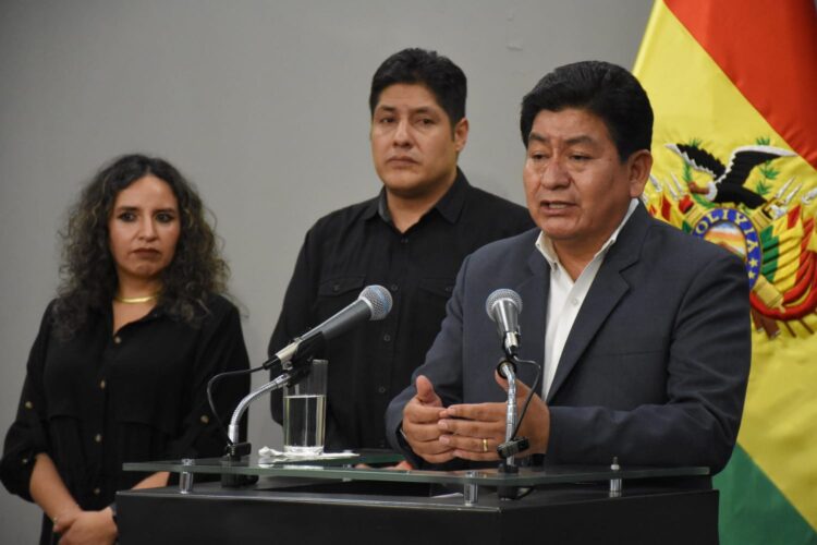 Los ministerios empiezan planificación para combatir los incendios