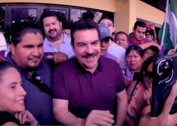 Reyes Villa descarta unirse al bloque opositor