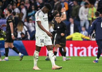Madrid se descabalga de LaLiga al perder ante el Valencia