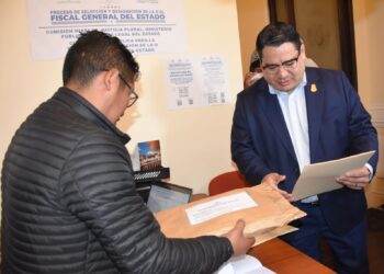El fiscal departamental de Santa Cruz, Roger Mariaca, al presentar su postulación.