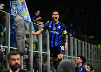 Sudamericanos en Europa: Martínez hace historia y Martinelli lidera al Arsenal