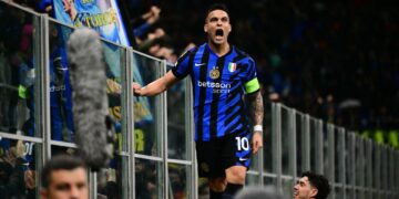 Sudamericanos en Europa: Martínez hace historia y Martinelli lidera al Arsenal