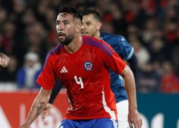 Mauricio Isla, de la ‘generación dorada’, vuelve a la Roja para enfrentar a Venezuela