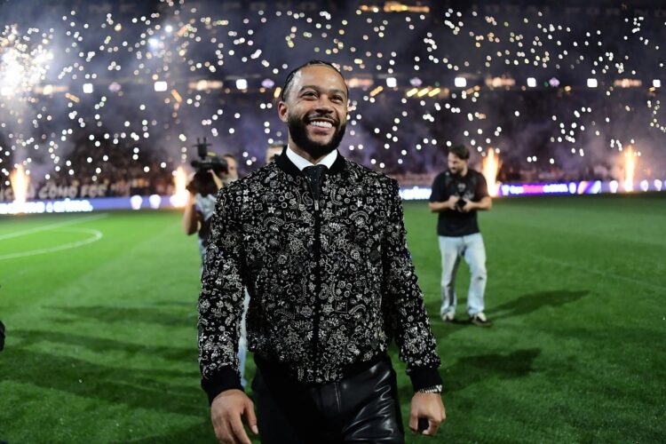 Depay dice que ‘dios’ y sus raíces africanas lo trajeron a Corinthians