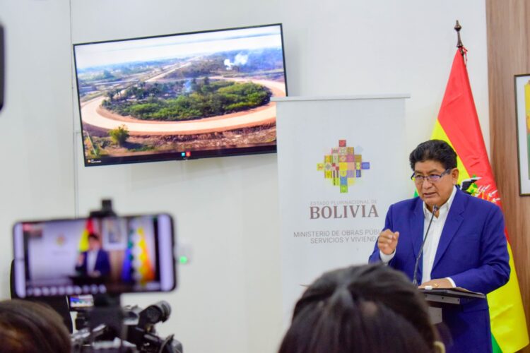Gobierno firma contrato de Bs 278 millones para construir doble vía Santa Cruz-Warnes