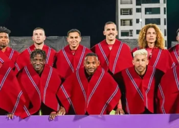 Smoking y ponchos, peculiar identidad del fútbol de Ecuador