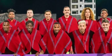 Smoking y ponchos, peculiar identidad del fútbol de Ecuador